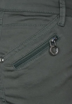 Casual Fit Hose