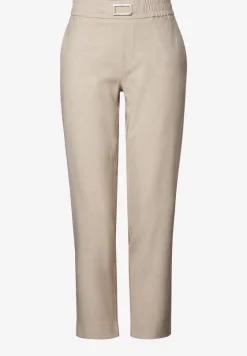 Casual Fit Hose