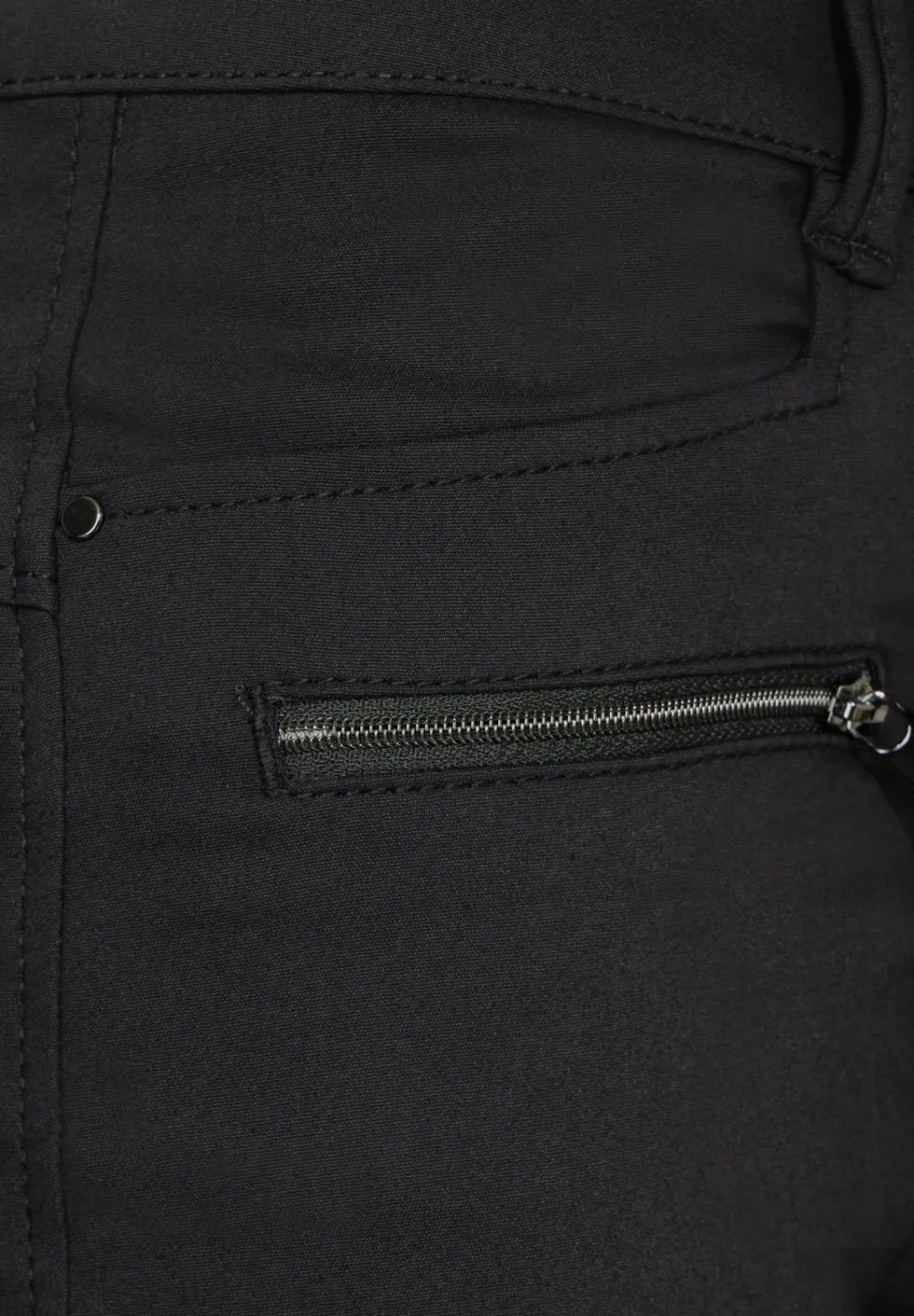 Casual Fit Hose