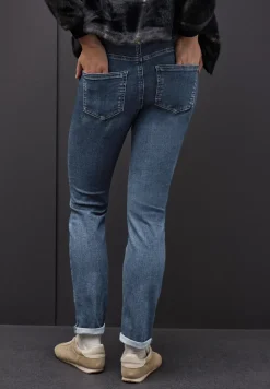 Casual Fit Jeans