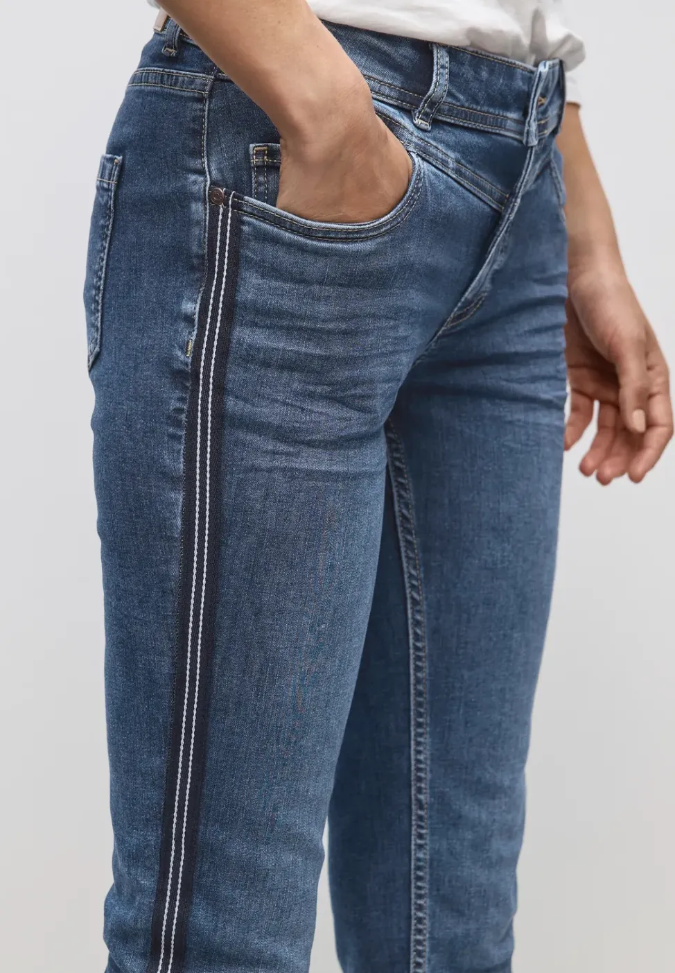 Casual Fit Jeans