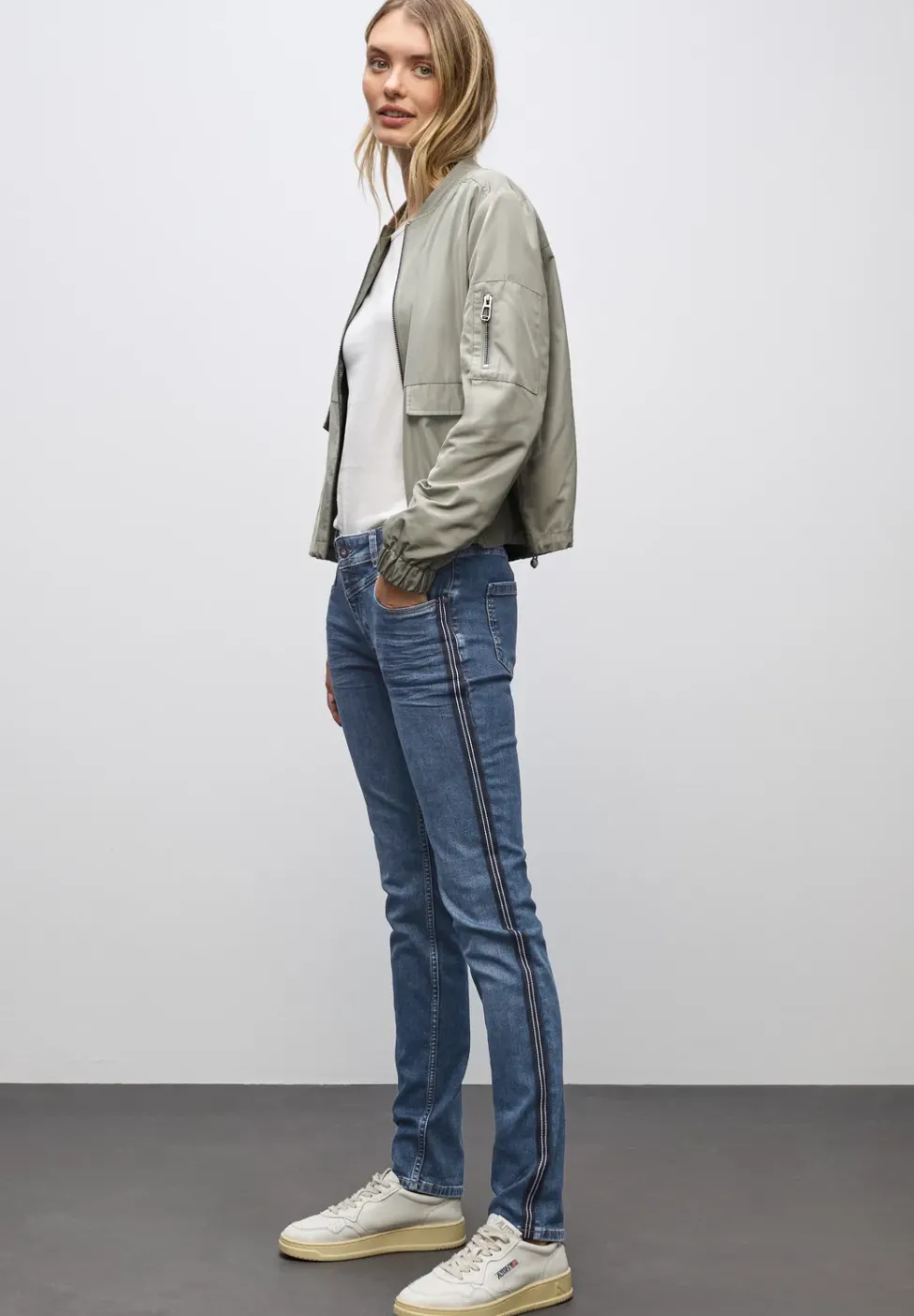 Casual Fit Jeans