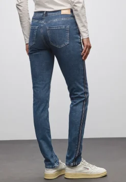 Casual Fit Jeans