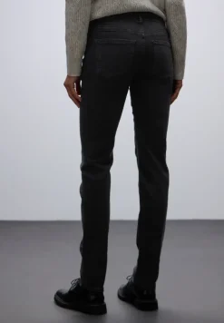 Casual Fit Jeans