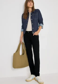 Casual Fit Jeans