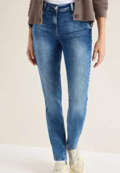 Casual Fit Jeans