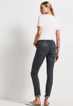 Casual Fit Jeans