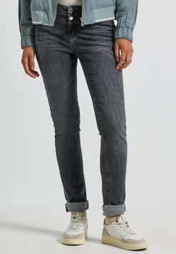 Casual Fit Jeans