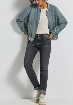 Casual Fit Jeans