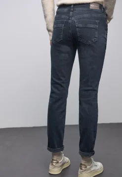 Casual Fit Jeans
