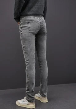 Casual Fit Jeans