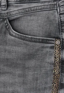 Casual Fit Jeans