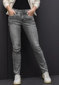 Casual Fit Jeans