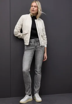 Casual Fit Jeans