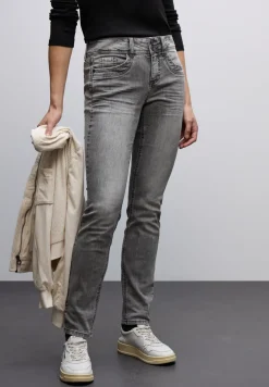 Casual Fit Jeans