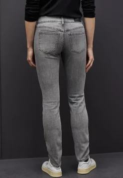 Casual Fit Jeans