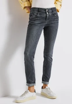 Casual Fit Jeans