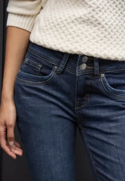 Casual Fit Jeans