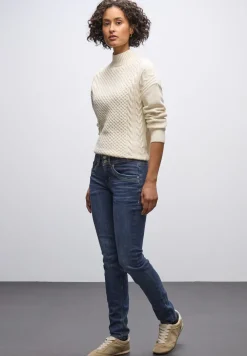 Casual Fit Jeans