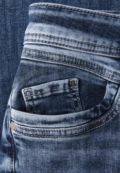 Casual Fit Jeans