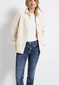 Casual Fit Jeans