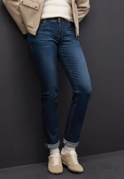 Casual Fit Jeans