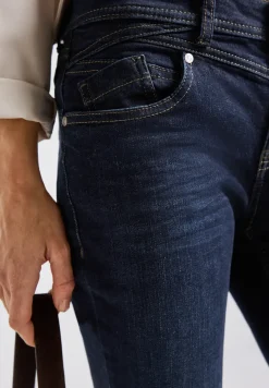 Casual Fit Jeans