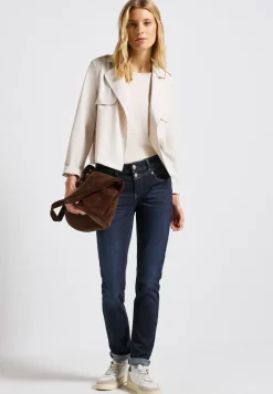 Casual Fit Jeans