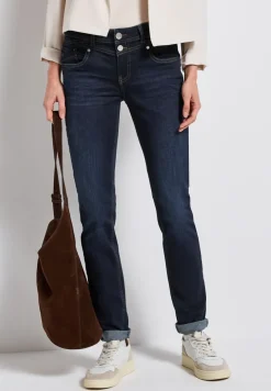 Casual Fit Jeans