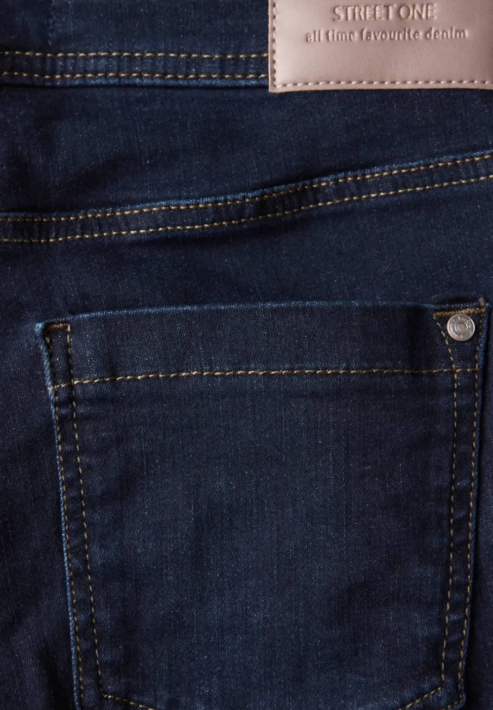 Casual Fit Jeans