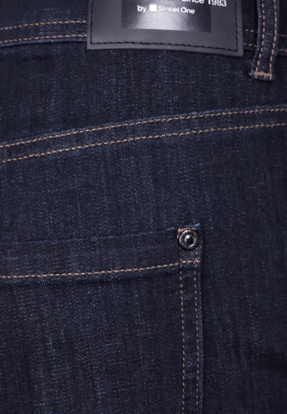 Casual Fit Jeans