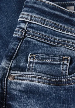 Casual Fit Jeans