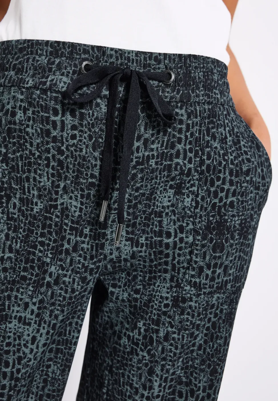 Casual Fit Snake Print Hose