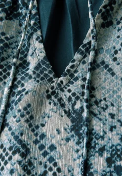 Chiffon Snake Print Bluse