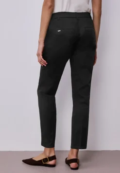 Chino im Casual Fit in softer Qualität