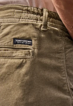 Chino Shorts im Regular Fit aus Cord