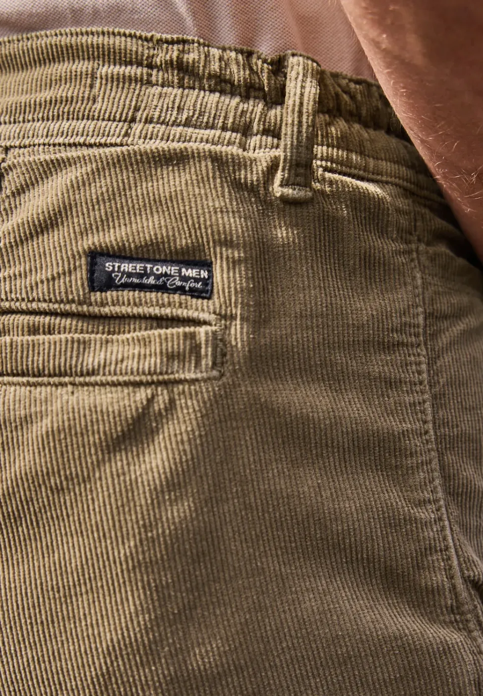 Chino Shorts im Regular Fit aus Cord
