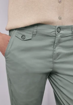 Chino im Casual Fit in softer Qualität