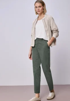 Chino im Casual Fit in softer Qualität