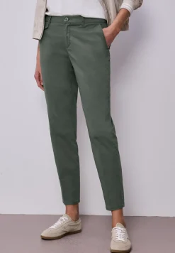 Chino im Casual Fit in softer Qualität