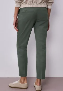 Chino im Casual Fit in softer Qualität