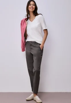 Chino im Casual Fit in softer Qualität