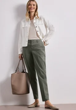 Chino im Casual Fit in softer Qualität