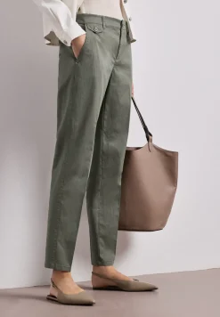 Chino im Casual Fit in softer Qualität