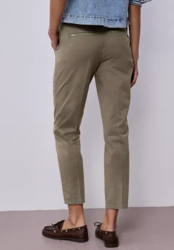 Chino im Casual Fit in softer Qualität
