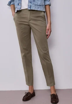 Chino im Casual Fit in softer Qualität