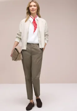 Chino im Casual Fit in softer Qualität