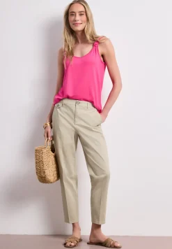 Chino im Casual Fit in softer Qualität