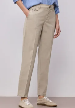 Chino im Casual Fit in softer Qualität