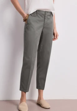 Chino im Casual Fit in softer Qualität